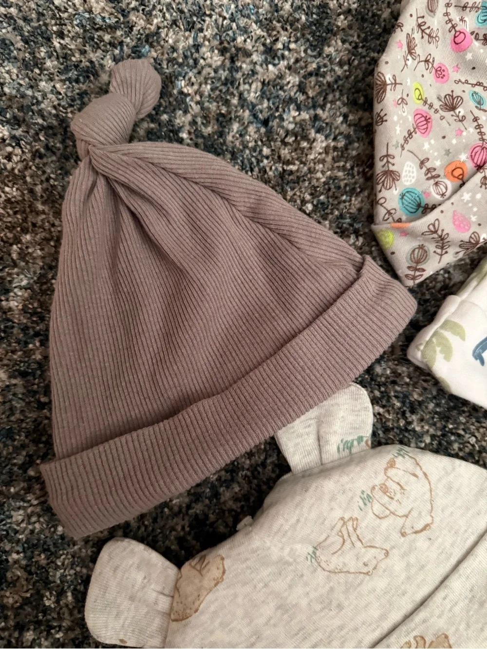 Lot of 6 baby hats various brands